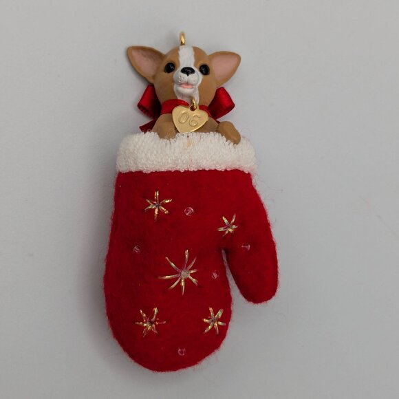Hallmark Keepsake Puppy Love Christmas Tree Ornament 2006, 16th in Series - Picture 1 of 10